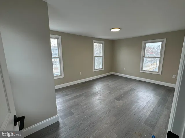 $2,100 | 236 East Wood Street, Vineland, NJ 08360