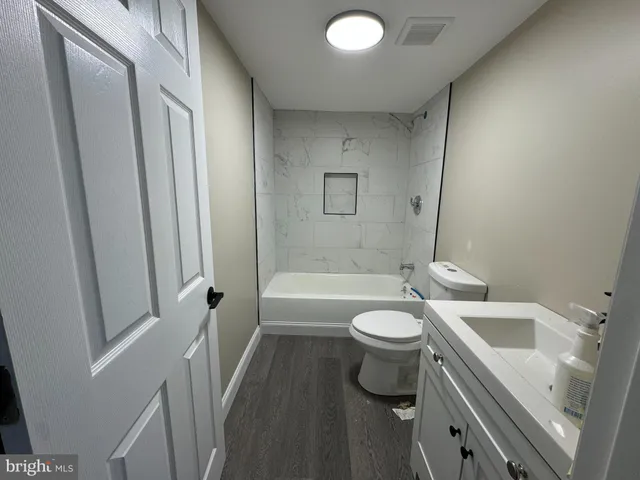 $2,100 | 236 East Wood Street, Vineland, NJ 08360