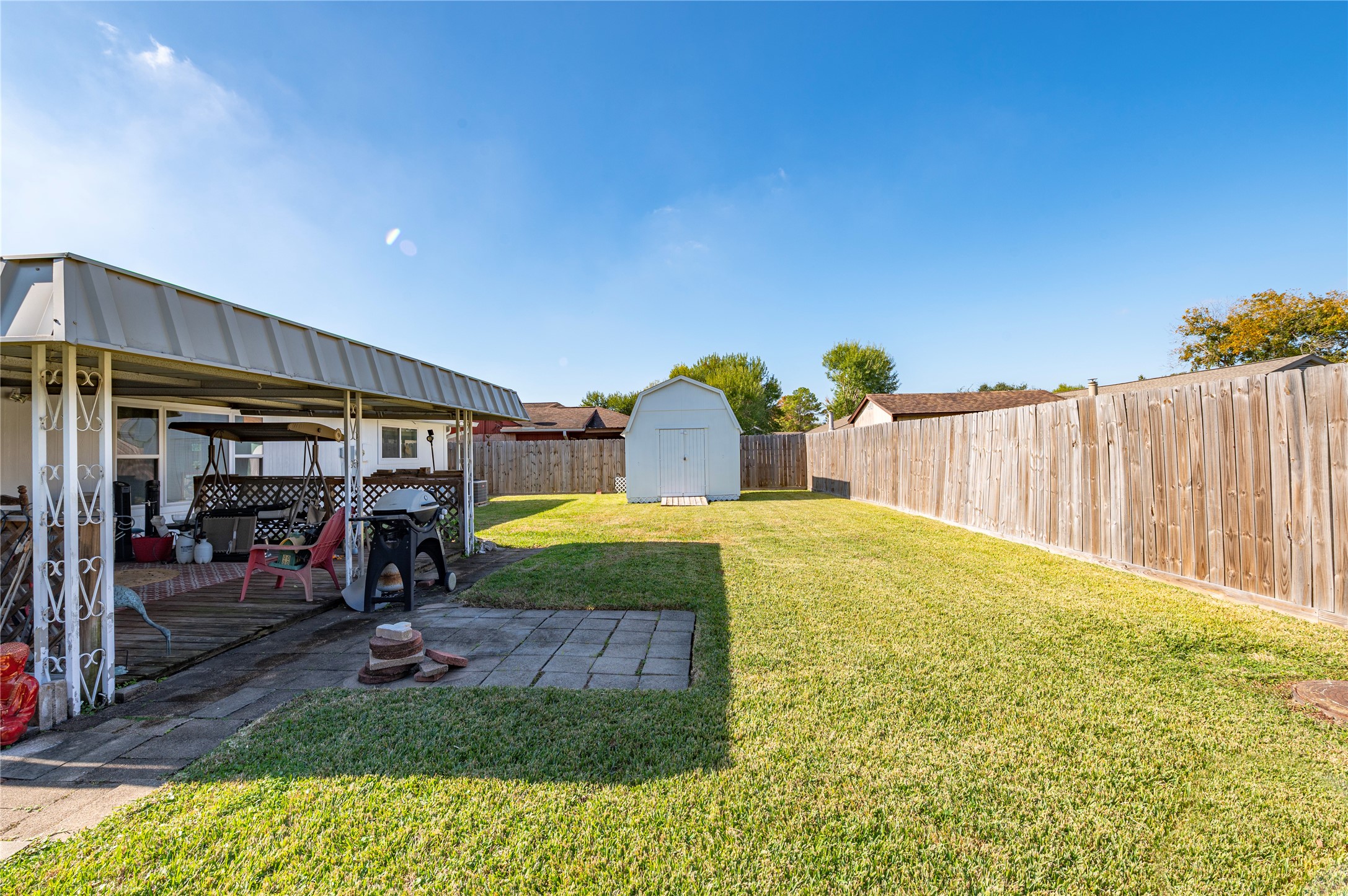 10107 Rocky Hollow Road La Porte, TX 77571 - Photo 27 of 33 a swimming pool with yard