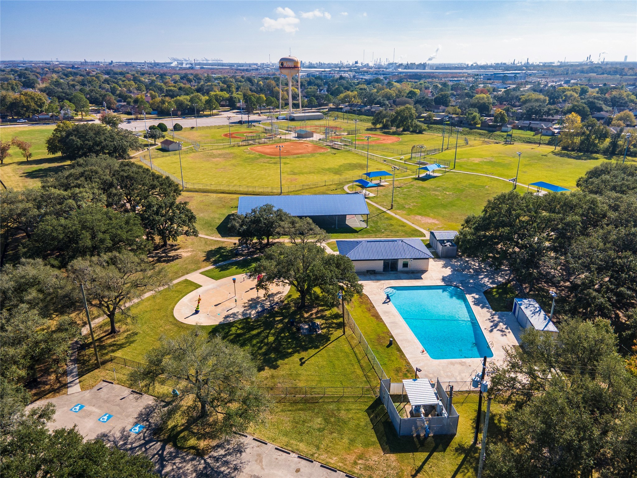 10107 Rocky Hollow Road La Porte, TX 77571 - Photo 33 of 33 a view of a swimming pool and an ocean