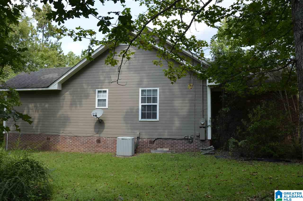 240 Lakeshore Circle Oneonta, AL 35121 - Photo 8 of 35