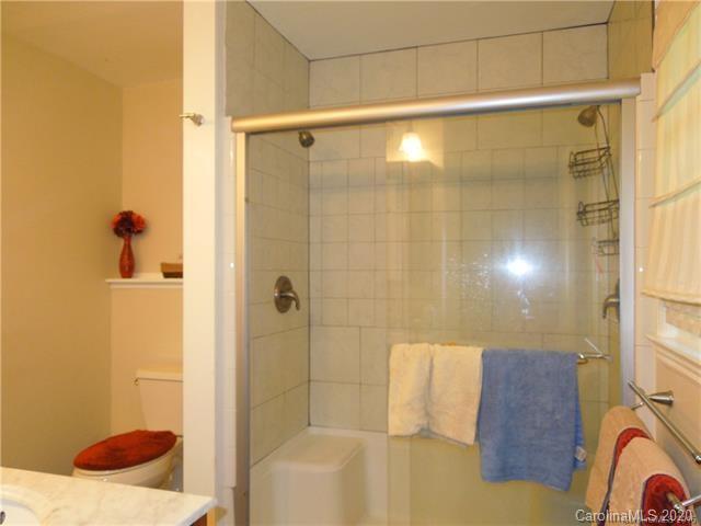 5531 Hickory Grove Road Charlotte, NC 28215 - Photo 15 of 24 a bathroom with a shower and a sink