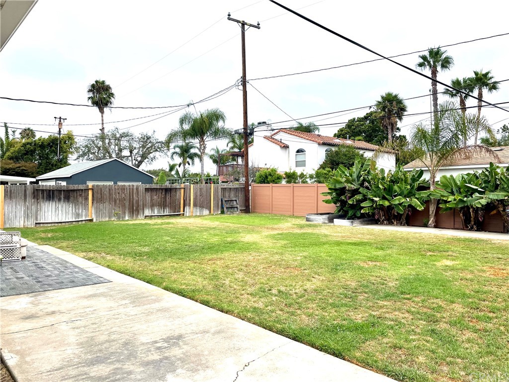 970 Linden Place Costa Mesa, CA 92627 - Photo 4 of 9