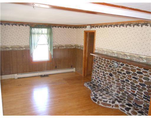 656 Corea Road Corea, ME 04624 - Photo 9 of 20 Living Room.
