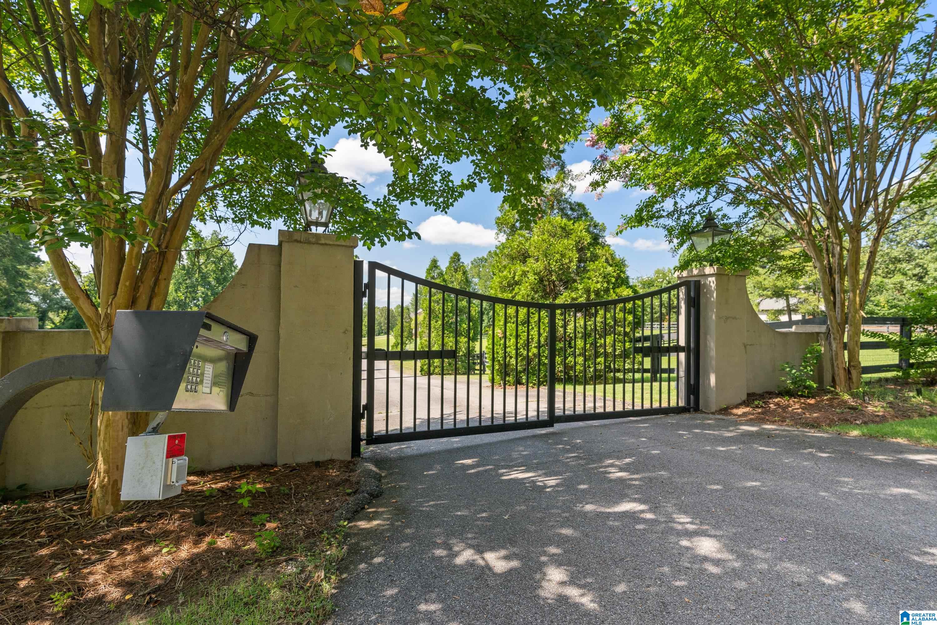 3219 Karl Daly Road Birmingham, AL 35210 - Photo 3 of 100