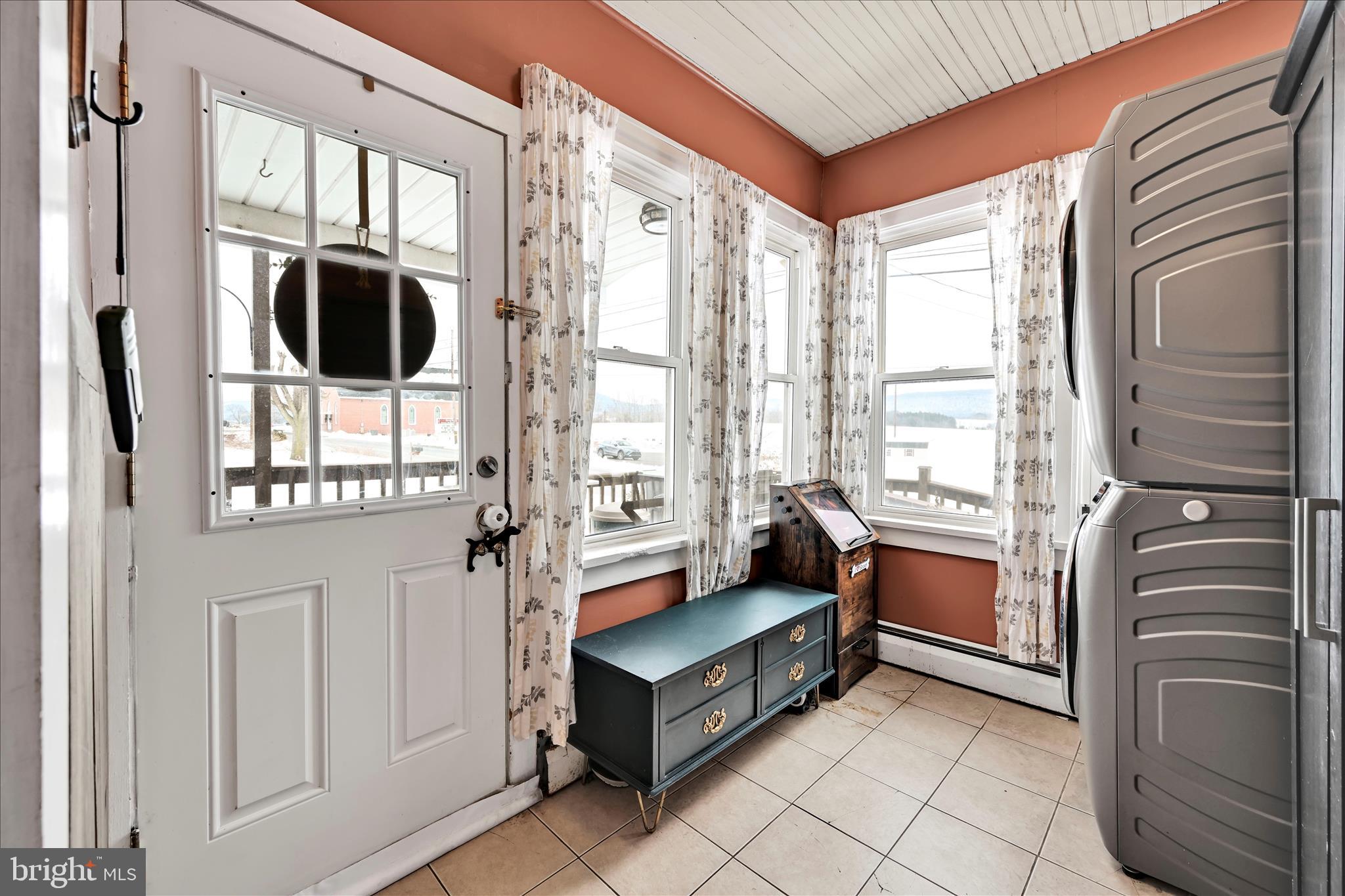 849 Deep Creek Road Ashland, PA 17921 - Photo 9 of 36 Foyer