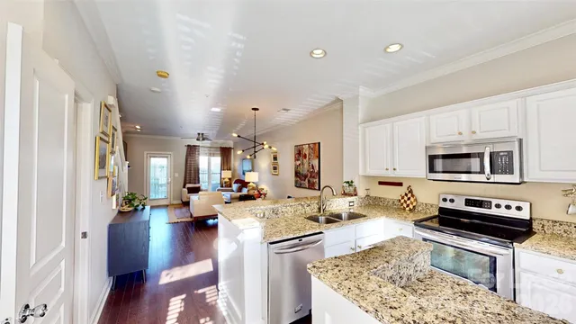 $2,700 | 1009 Park W Drive, Charlotte, NC 28209