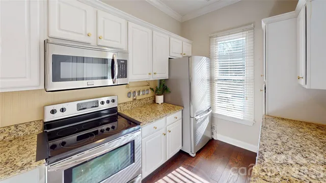 $2,700 | 1009 Park W Drive, Charlotte, NC 28209