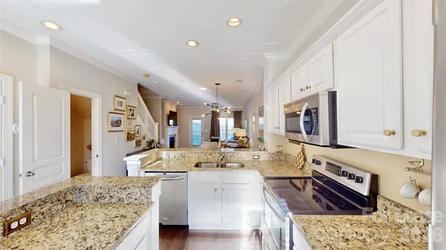 $2,700 | 1009 Park W Drive, Charlotte, NC 28209