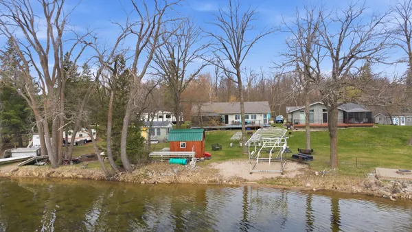 $570,000 | 18537 395th Avenue, Frazee, MN 56544