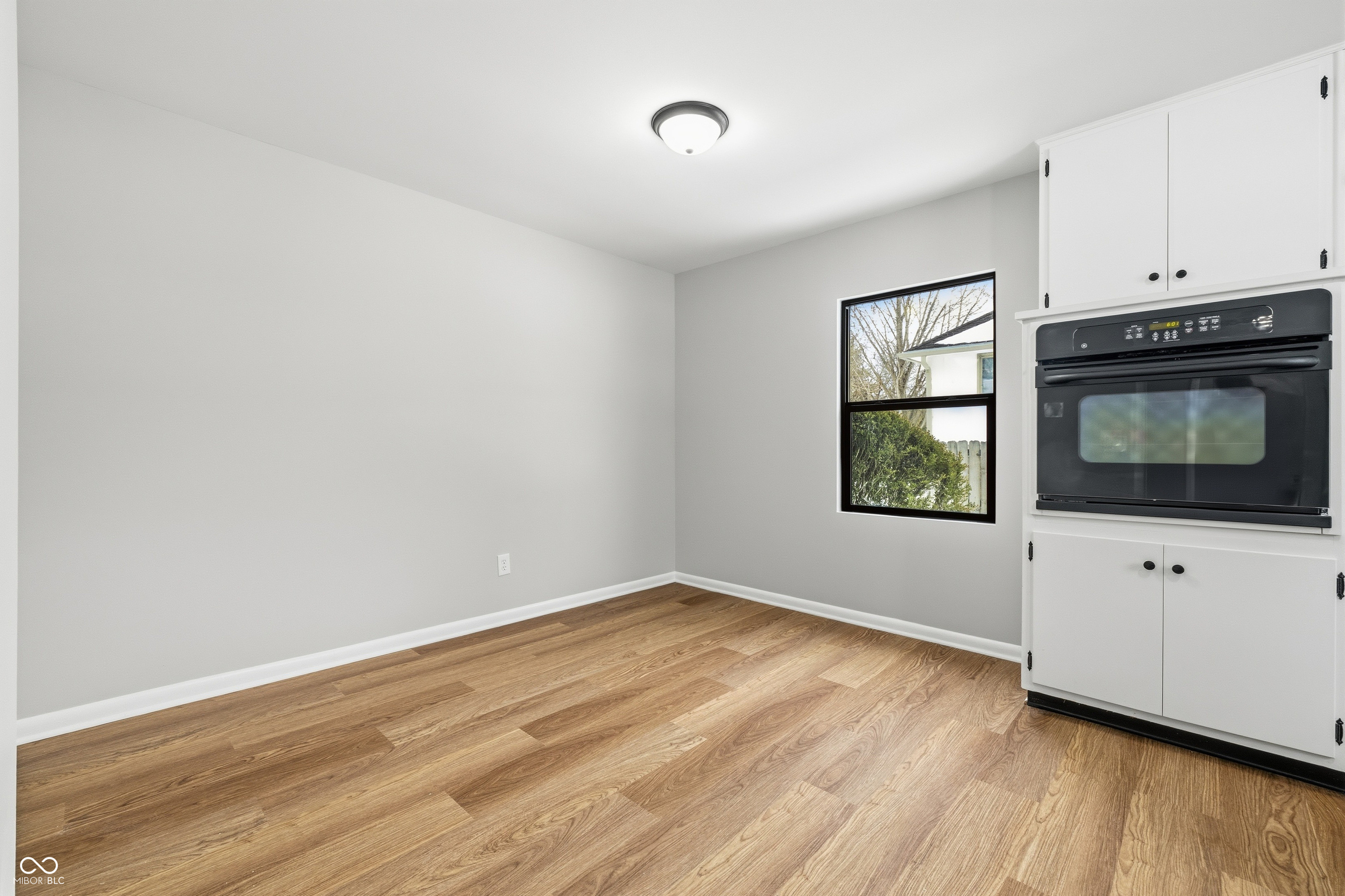 6219 Green Leaves Road Indianapolis, IN 46220 - Photo 11 of 32