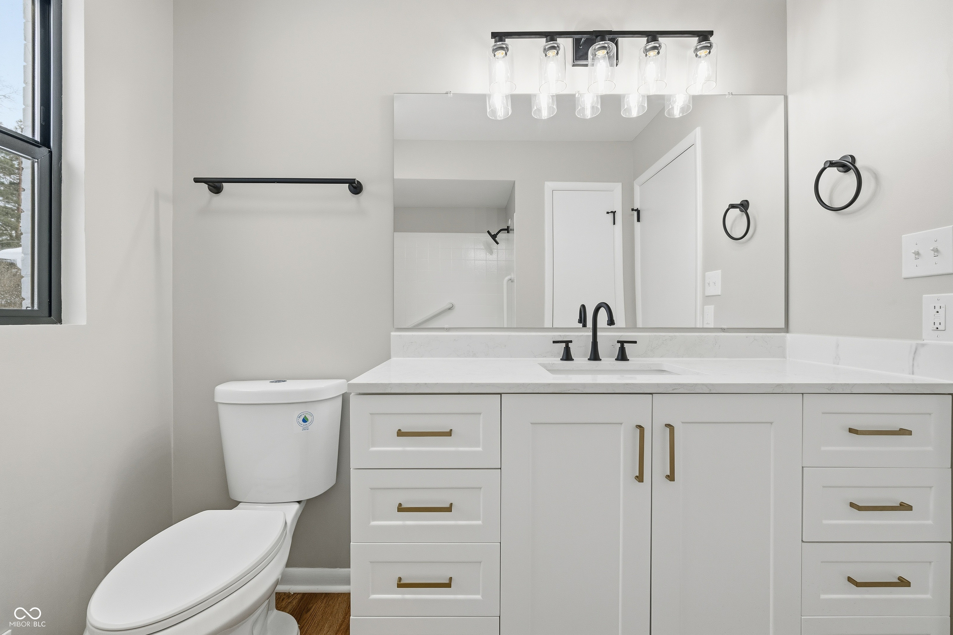 6219 Green Leaves Road Indianapolis, IN 46220 - Photo 15 of 32