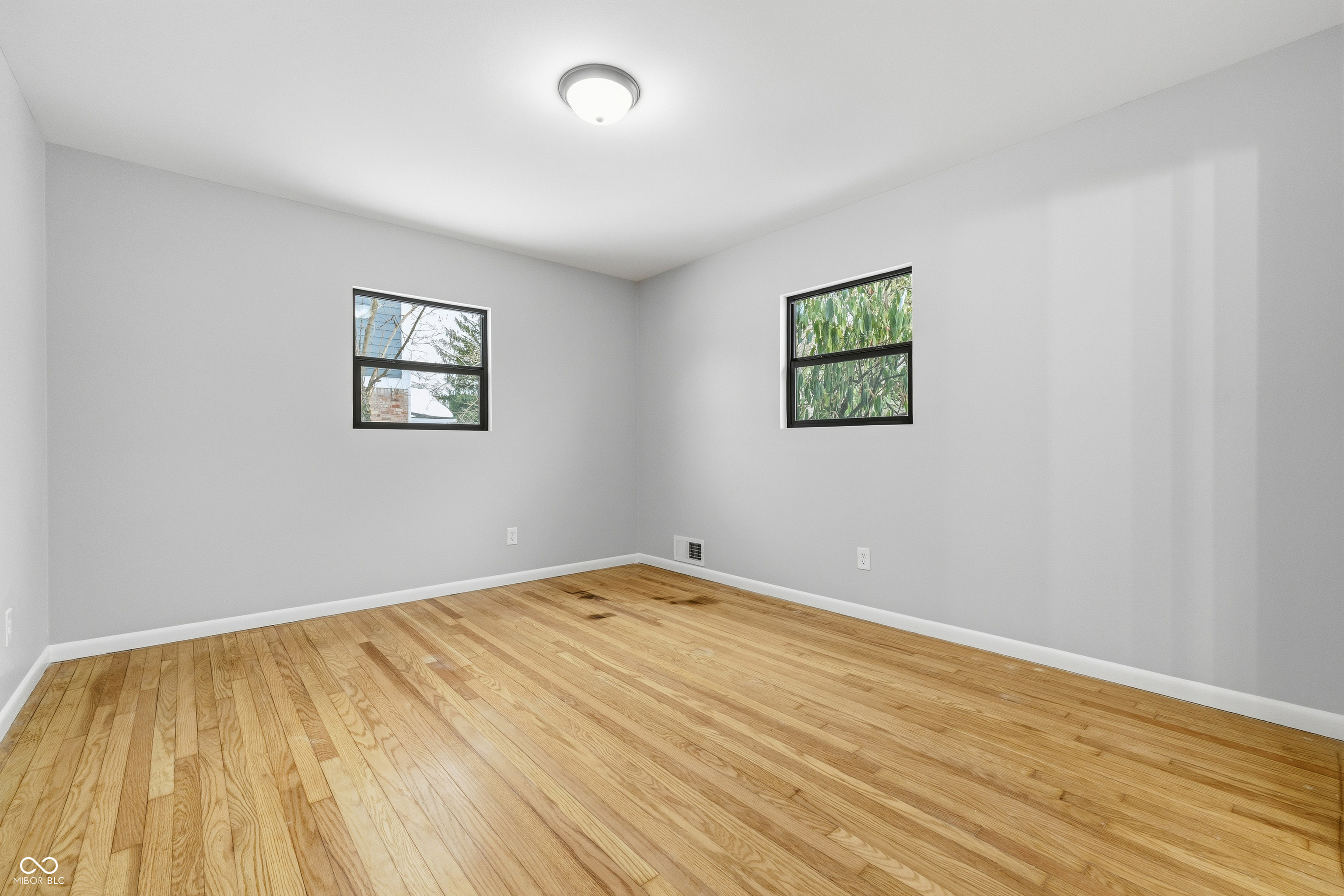 6219 Green Leaves Road Indianapolis, IN 46220 - Photo 18 of 32