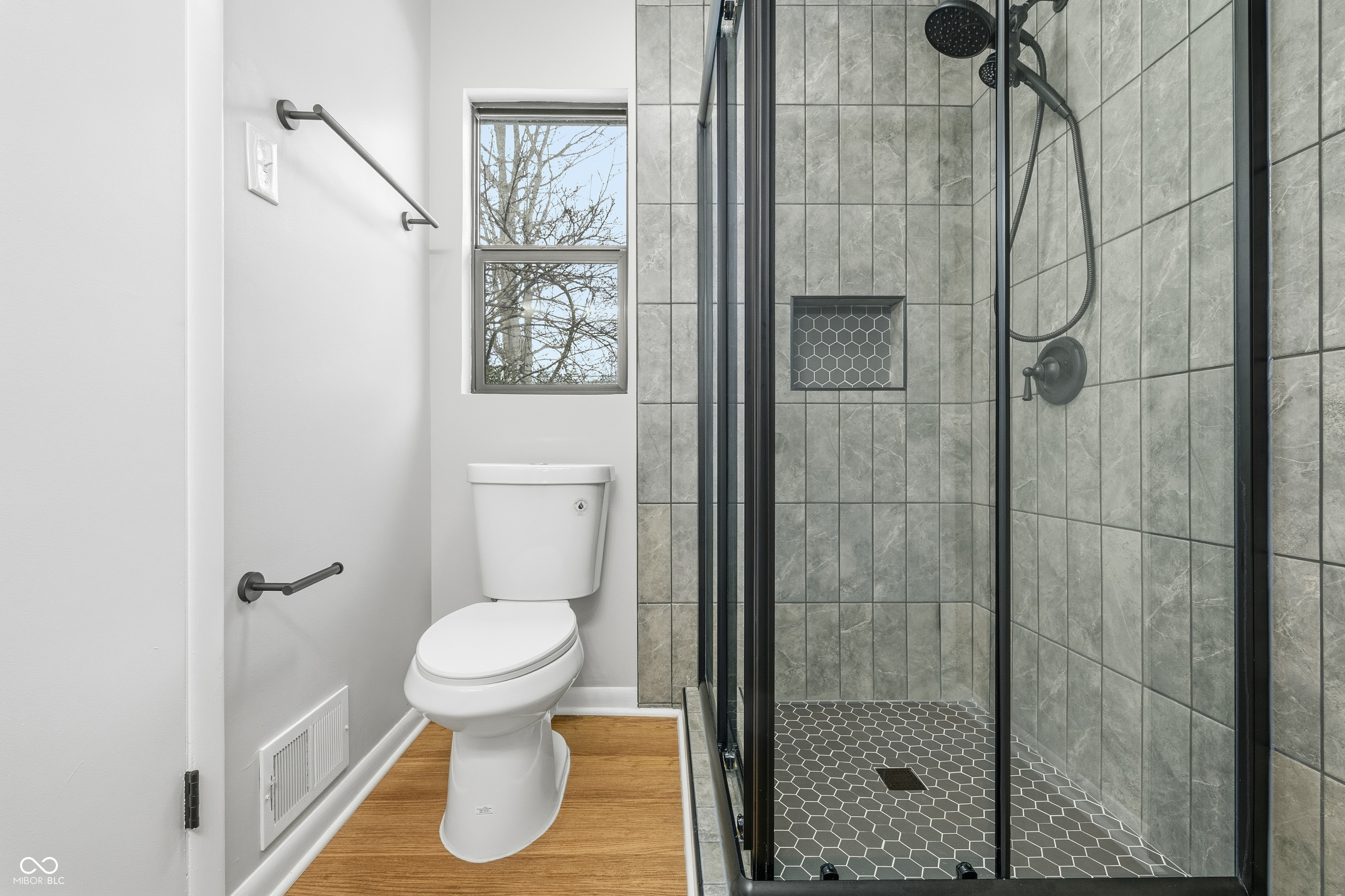 6219 Green Leaves Road Indianapolis, IN 46220 - Photo 20 of 32