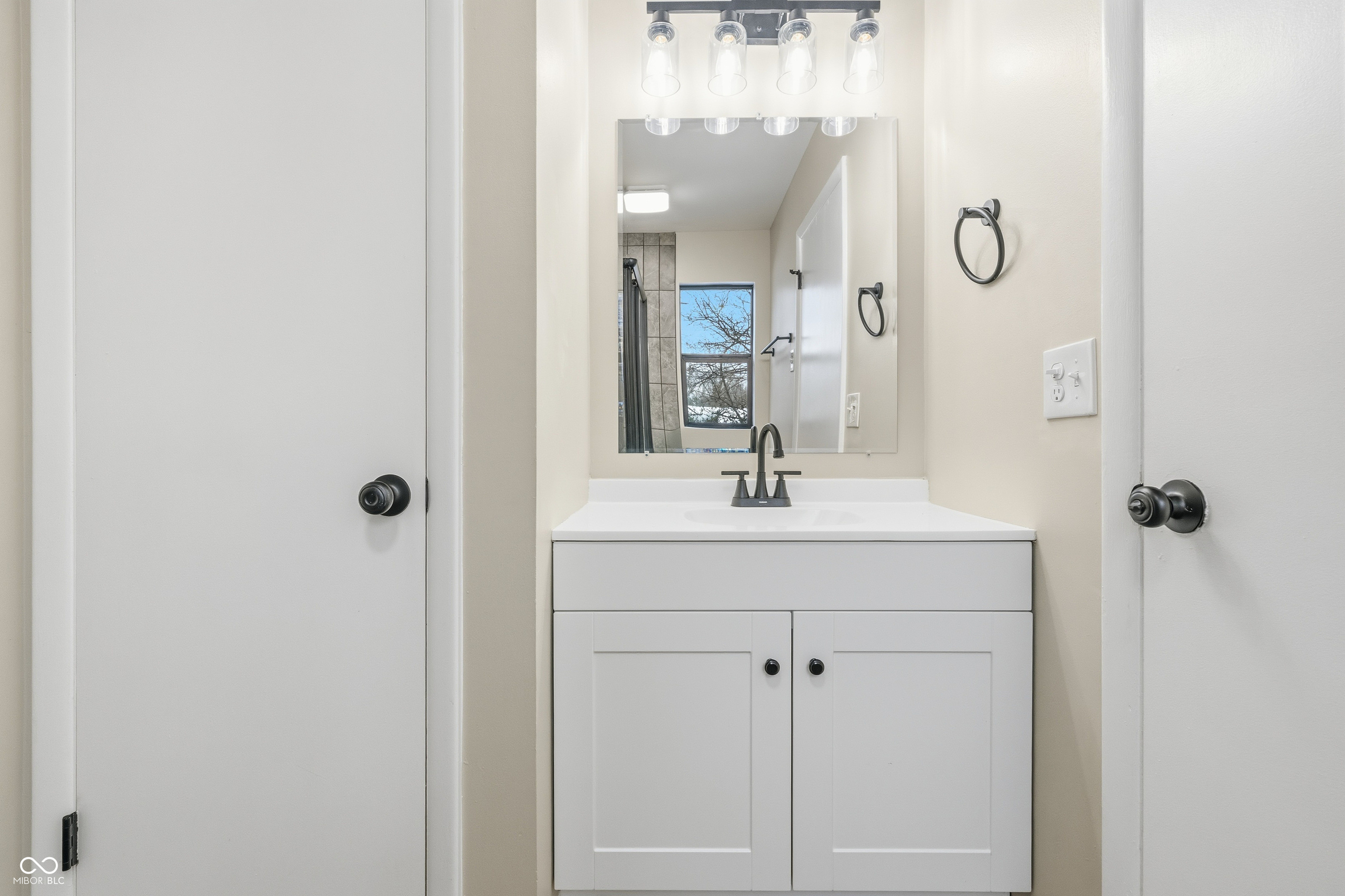 6219 Green Leaves Road Indianapolis, IN 46220 - Photo 21 of 32