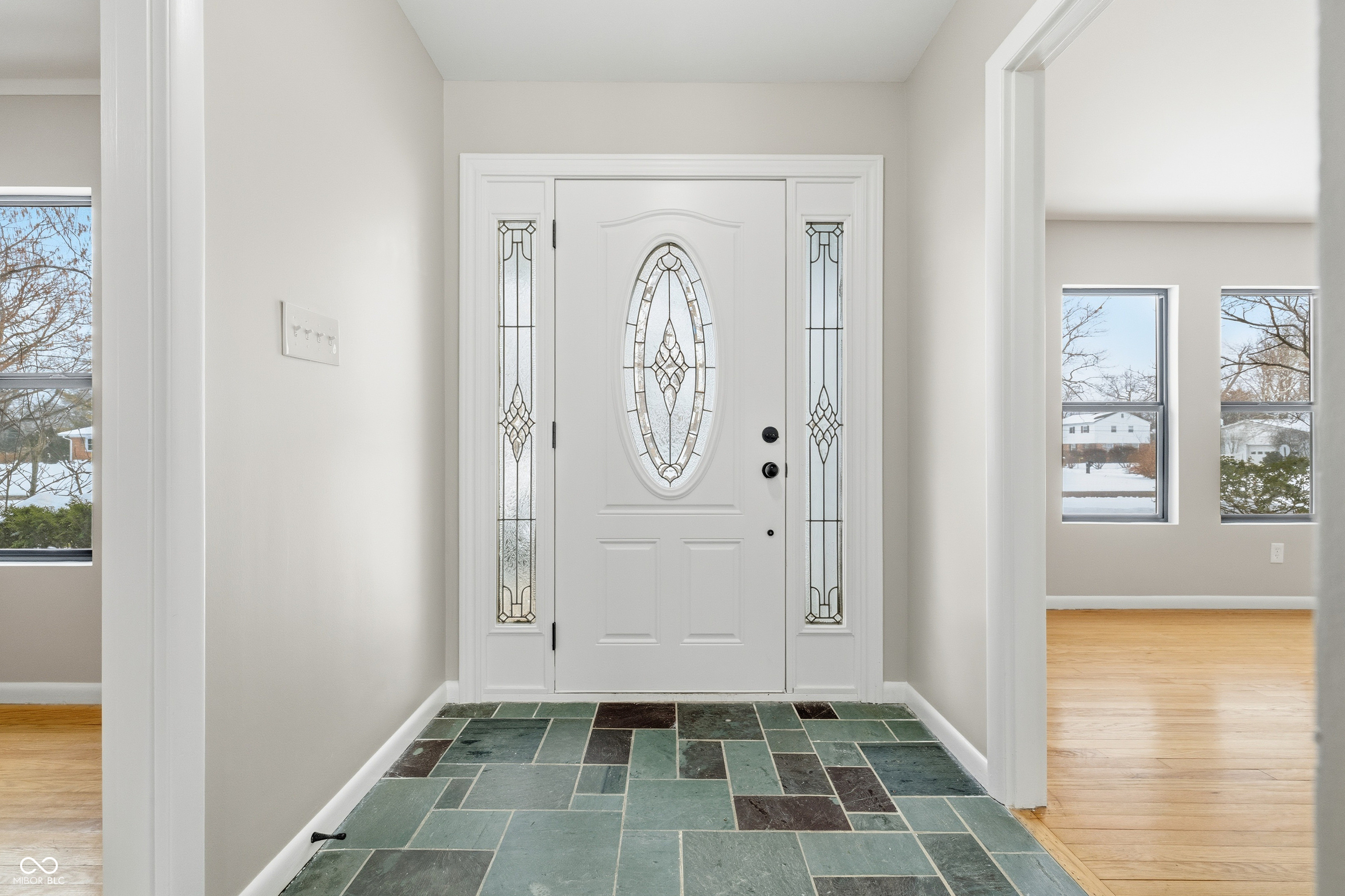 6219 Green Leaves Road Indianapolis, IN 46220 - Photo 3 of 32