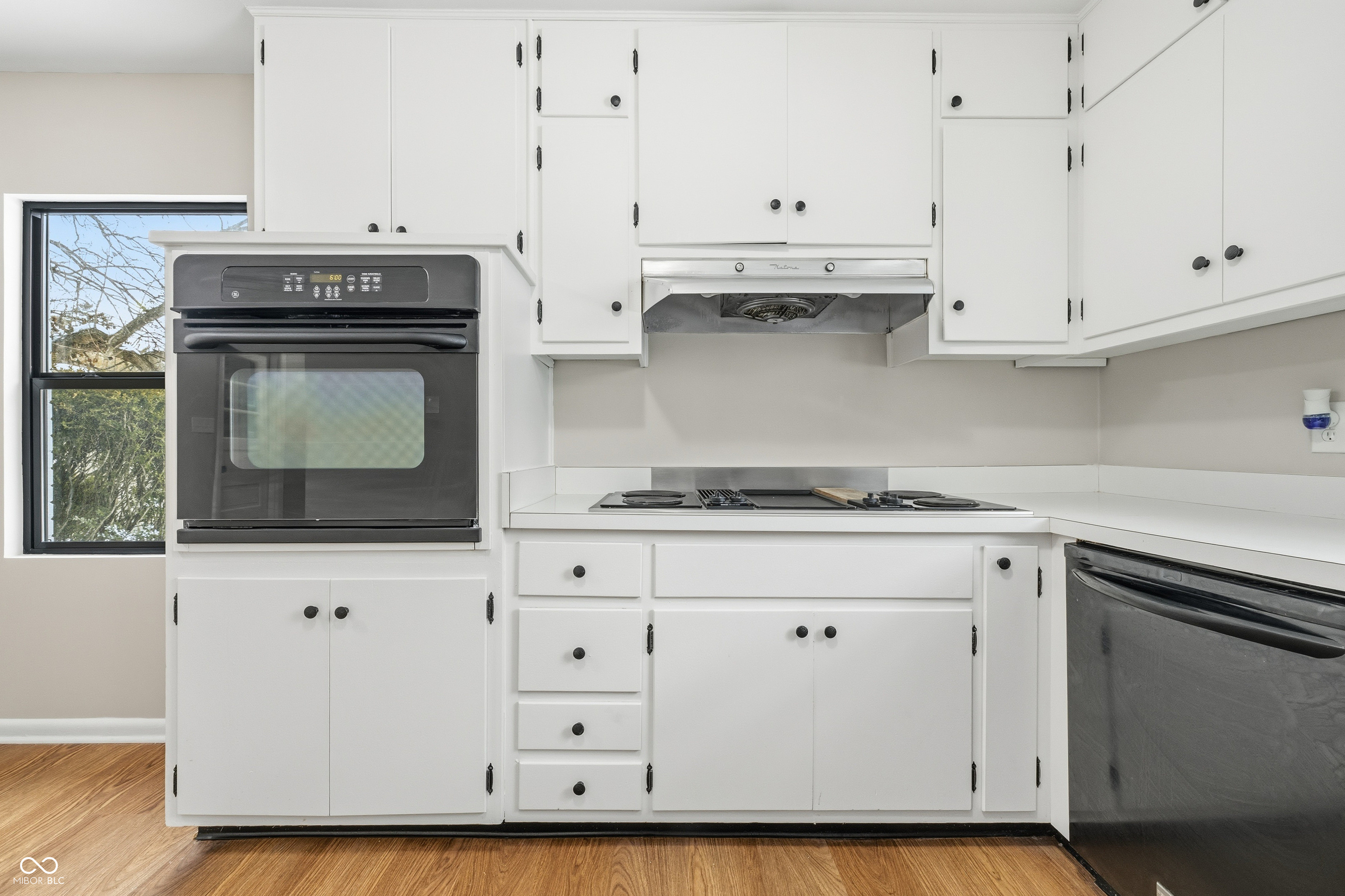 6219 Green Leaves Road Indianapolis, IN 46220 - Photo 9 of 32