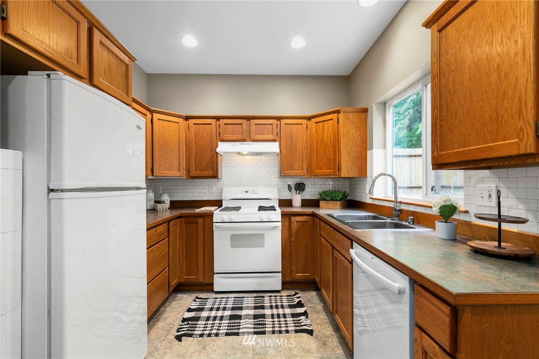 16836 Hallman Road Northwest Poulsbo, WA 98370 - Photo 9 of 25 Gallery Image 9