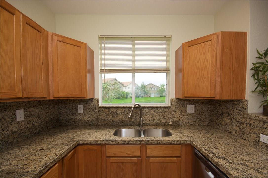 3256 Laurel Ridge Circle, Unit 3256 Riviera Beach, FL 33404 - Photo 4 of 22 Photo 4