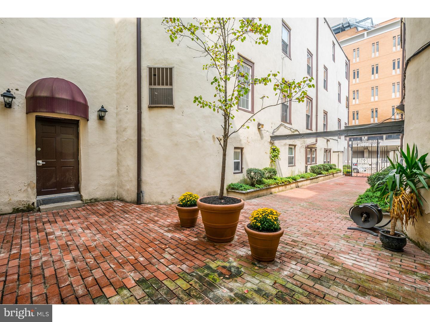 1029-33 Spruce Street, Unit 200 Philadelphia, PA 19107 - Photo 24 of 25