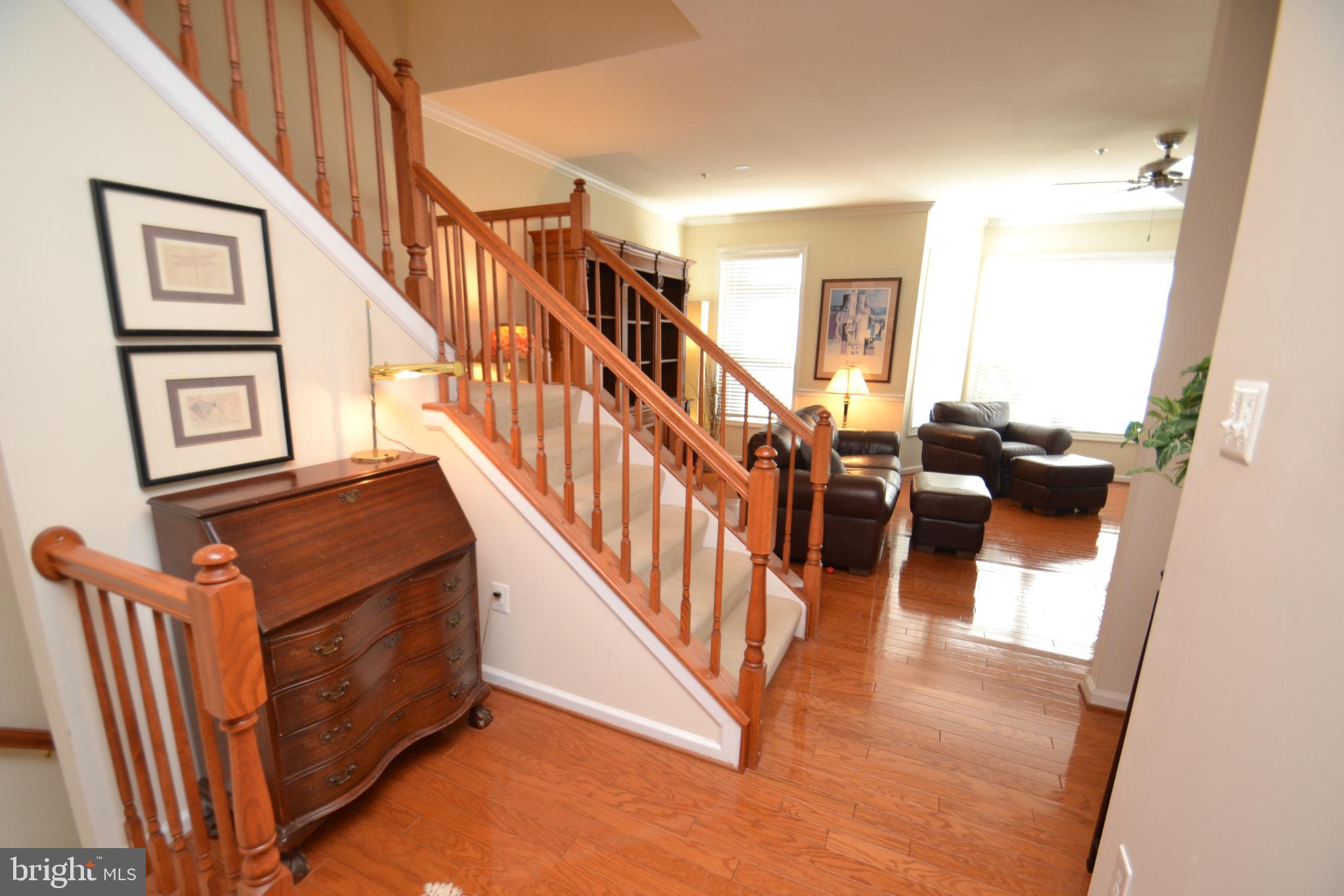 10207 Rutland Round Road, Unit 65 Columbia, MD 21044 - Photo 6 of 32 Main level landing