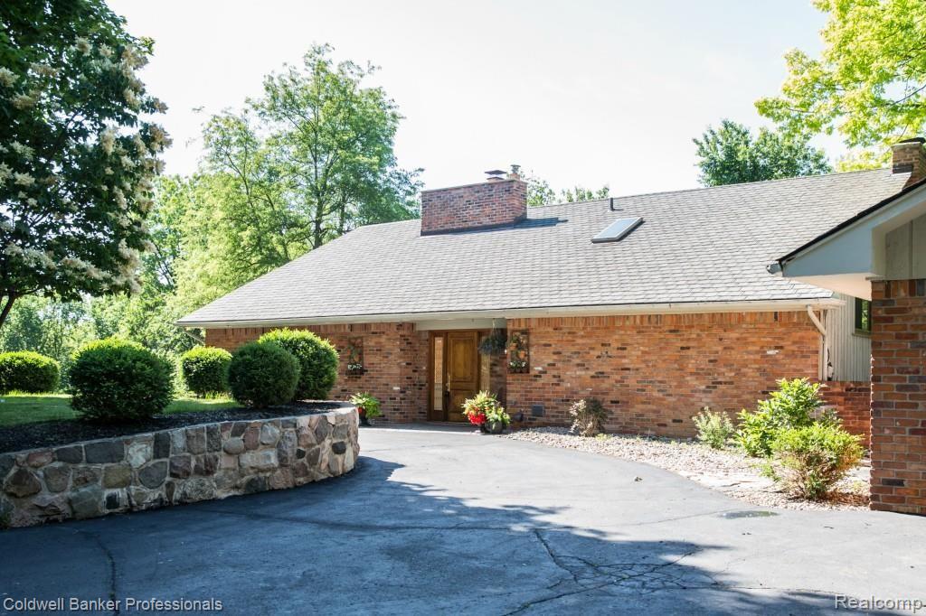 5720 Lost Lane Rochester, MI 48306 - Photo 4 of 42 GZ2A6278.jpg
