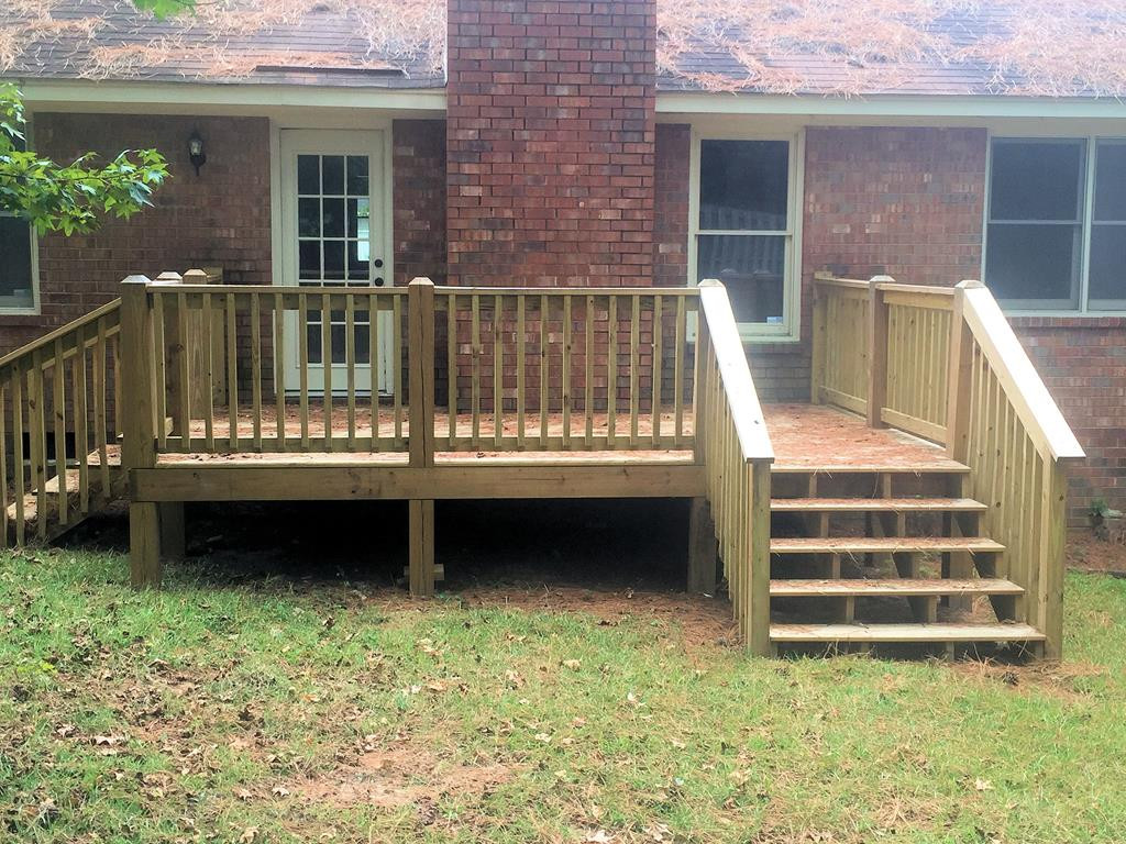 628 Fieldstone Way Evans, GA 30809 - Photo 14 of 17 New Rear Deck Center