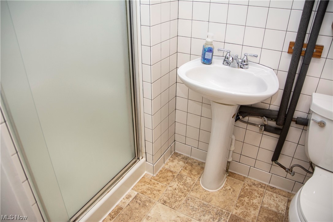885 Bears Den Road Youngstown, OH 44511 - Photo 26 of 26 Full bathroom in basement