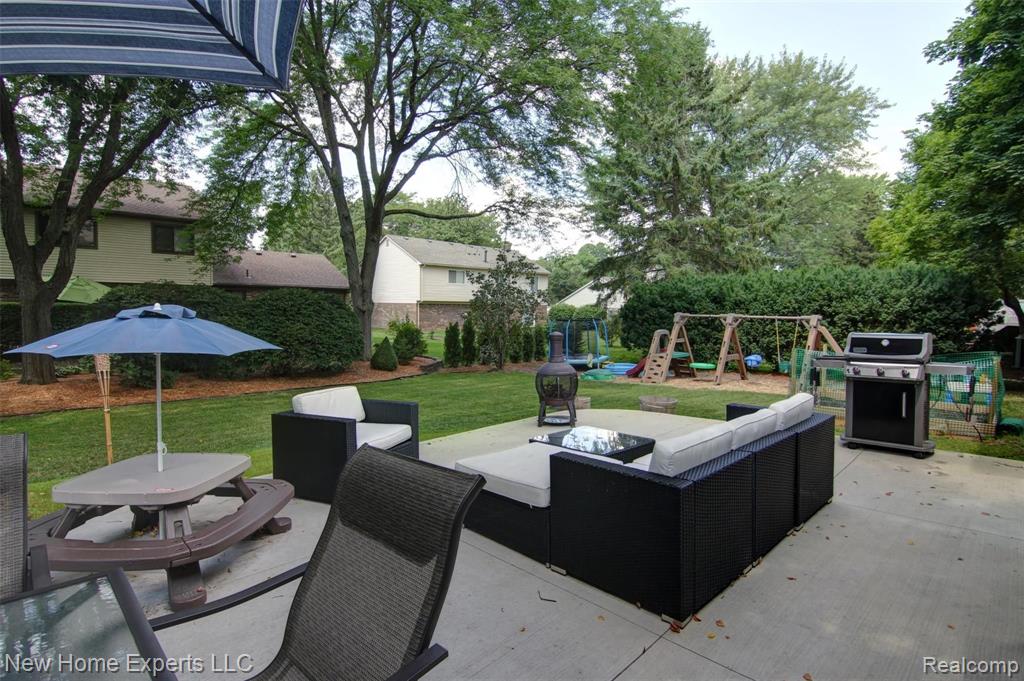 21995 Clover Lane Novi, MI 48375 - Photo 27 of 35
