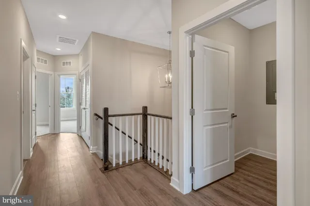 $715,000 | 43769 Metro Terrace, Ashburn, VA 20147