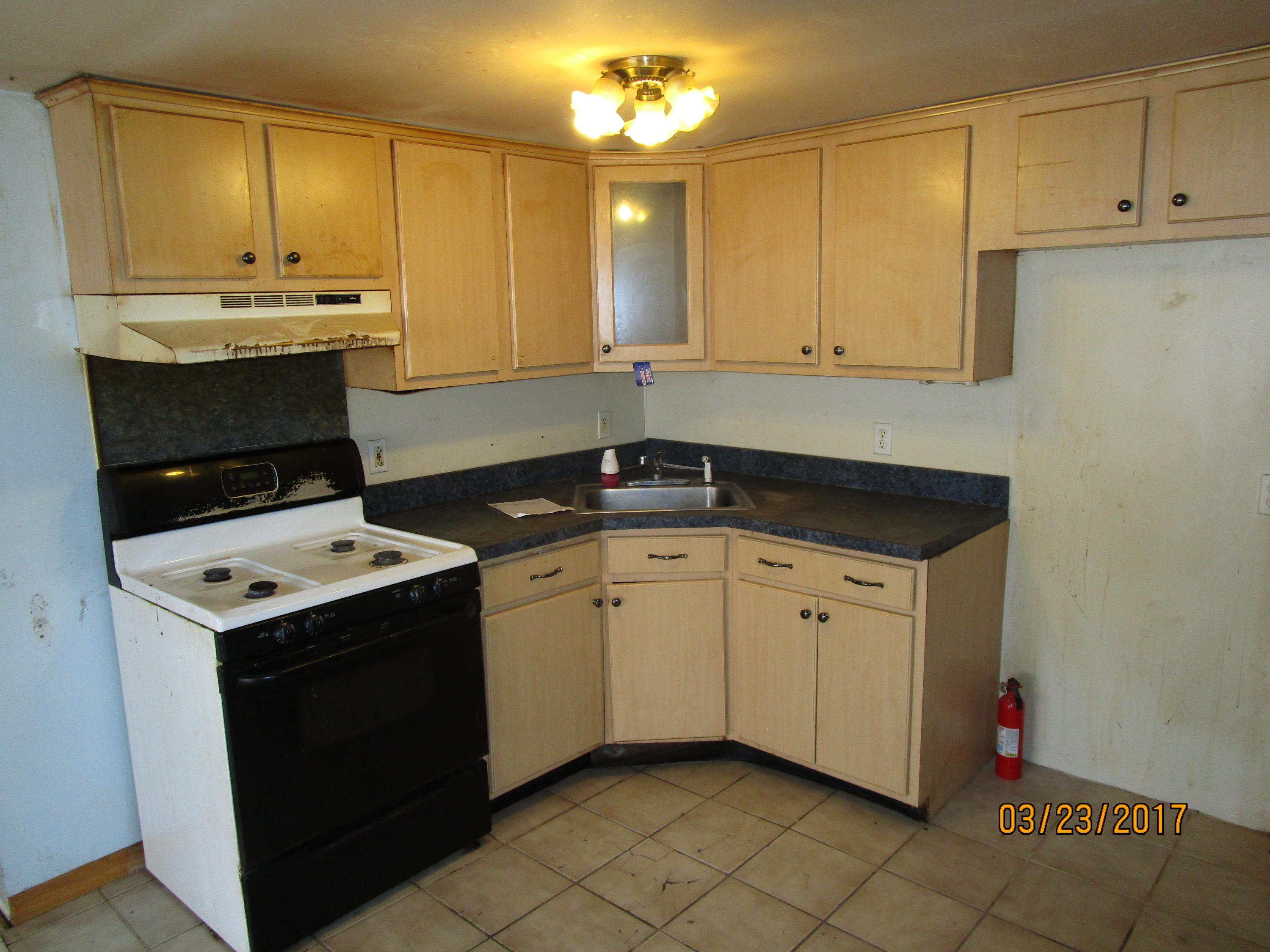 107 Oak Neck Road Hyannis, MA 02601 - Photo 3 of 13 IMG_2317