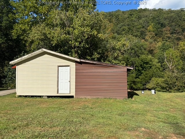 8118 Ivydale Road Clay, WV 25043 - Photo 5 of 28 Gallery Image 5