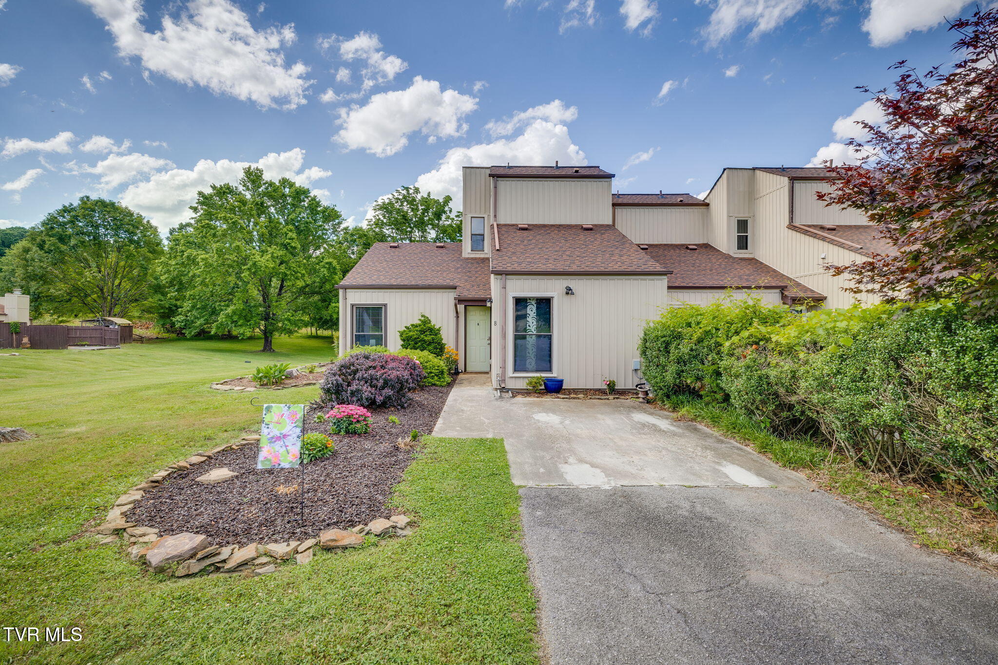 780 Hamilton Road, Unit B8 Blountville, TN 37617 - Photo 1 of 32 001