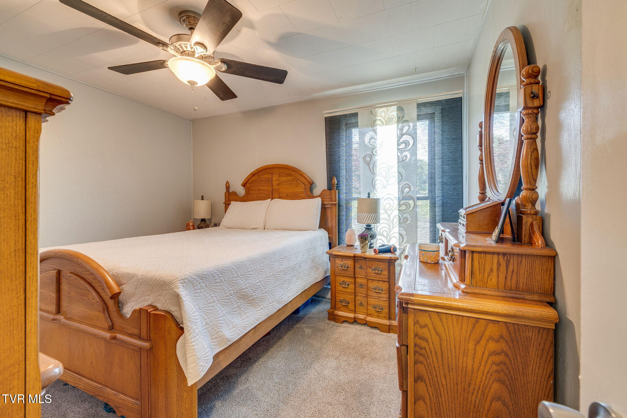 780 Hamilton Road, Unit B8 Blountville, TN 37617 - Photo 11 of 32 011