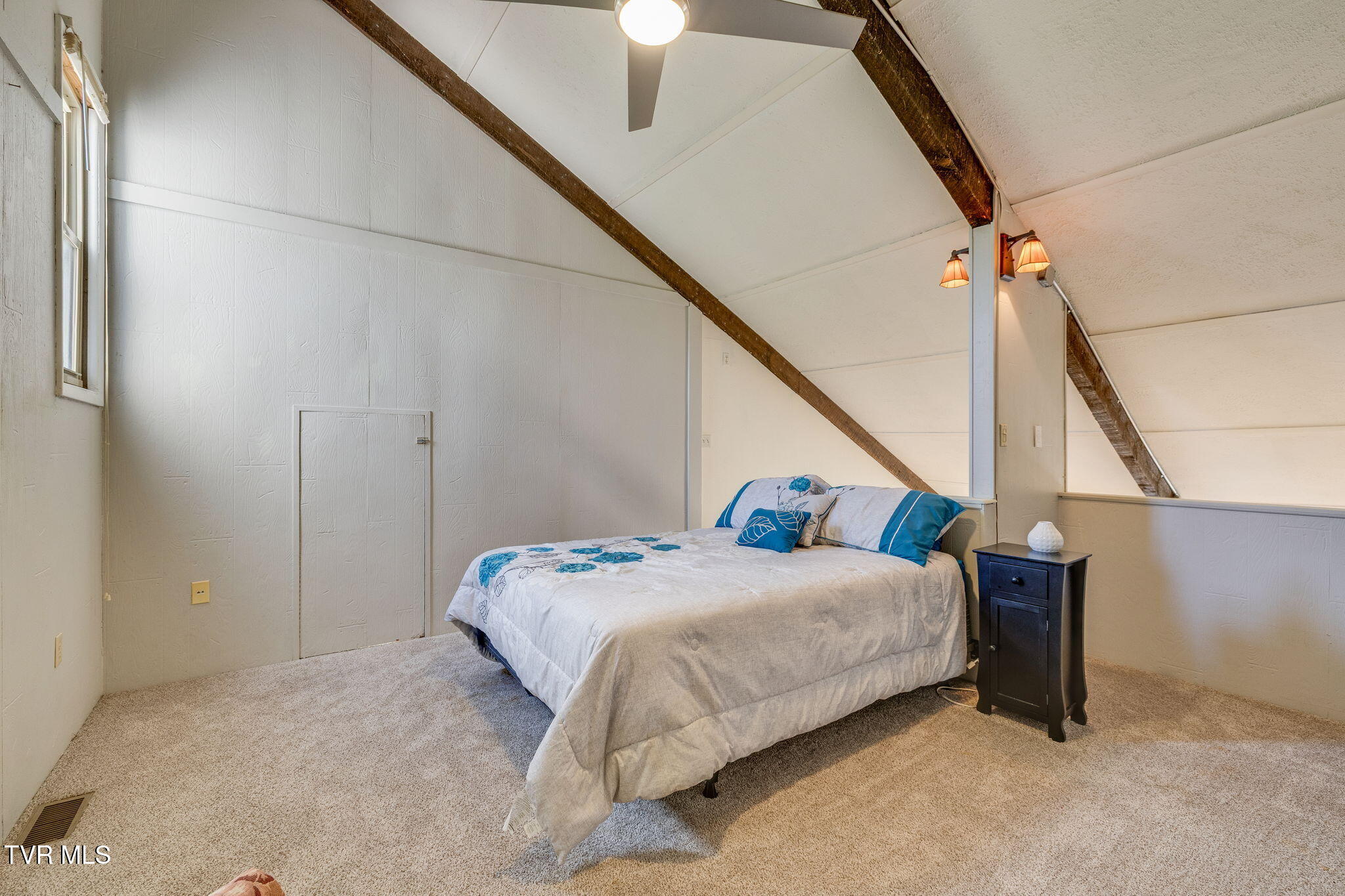 780 Hamilton Road, Unit B8 Blountville, TN 37617 - Photo 19 of 32 019