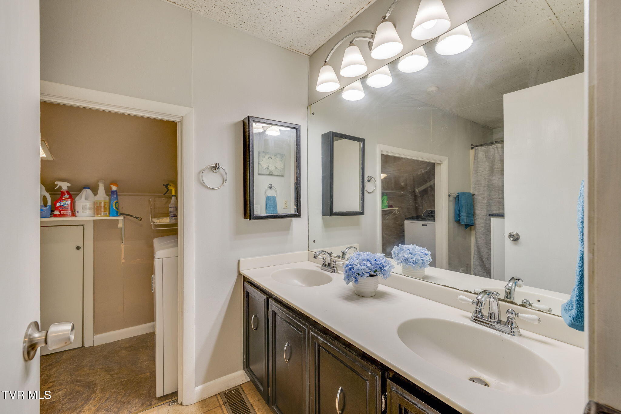 780 Hamilton Road, Unit B8 Blountville, TN 37617 - Photo 20 of 32 020