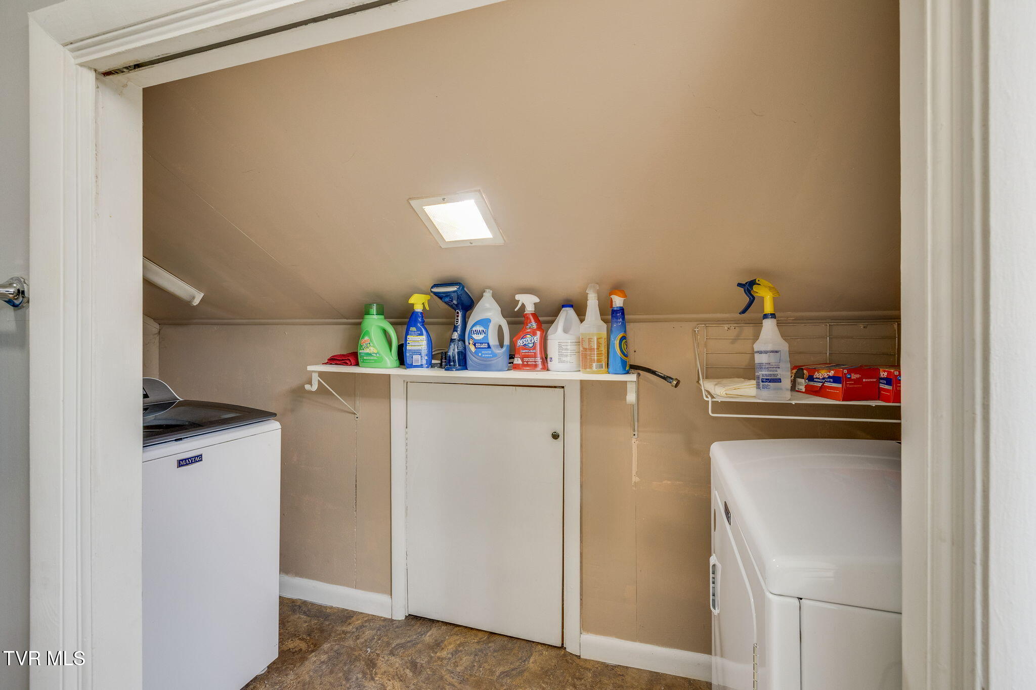 780 Hamilton Road, Unit B8 Blountville, TN 37617 - Photo 22 of 32 022