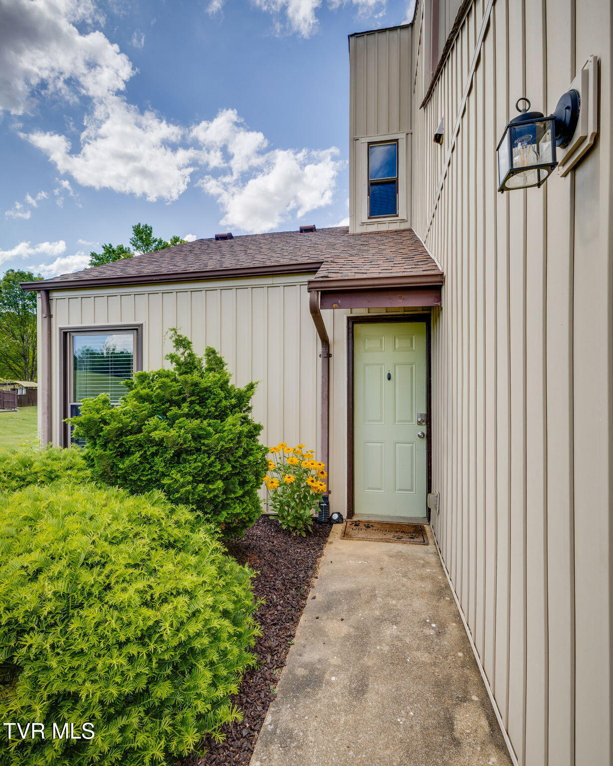 780 Hamilton Road, Unit B8 Blountville, TN 37617 - Photo 3 of 32 003