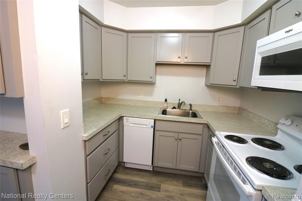 29201 Hayes Road, Unit G1 Warren, MI 48088 - Photo 11 of 37