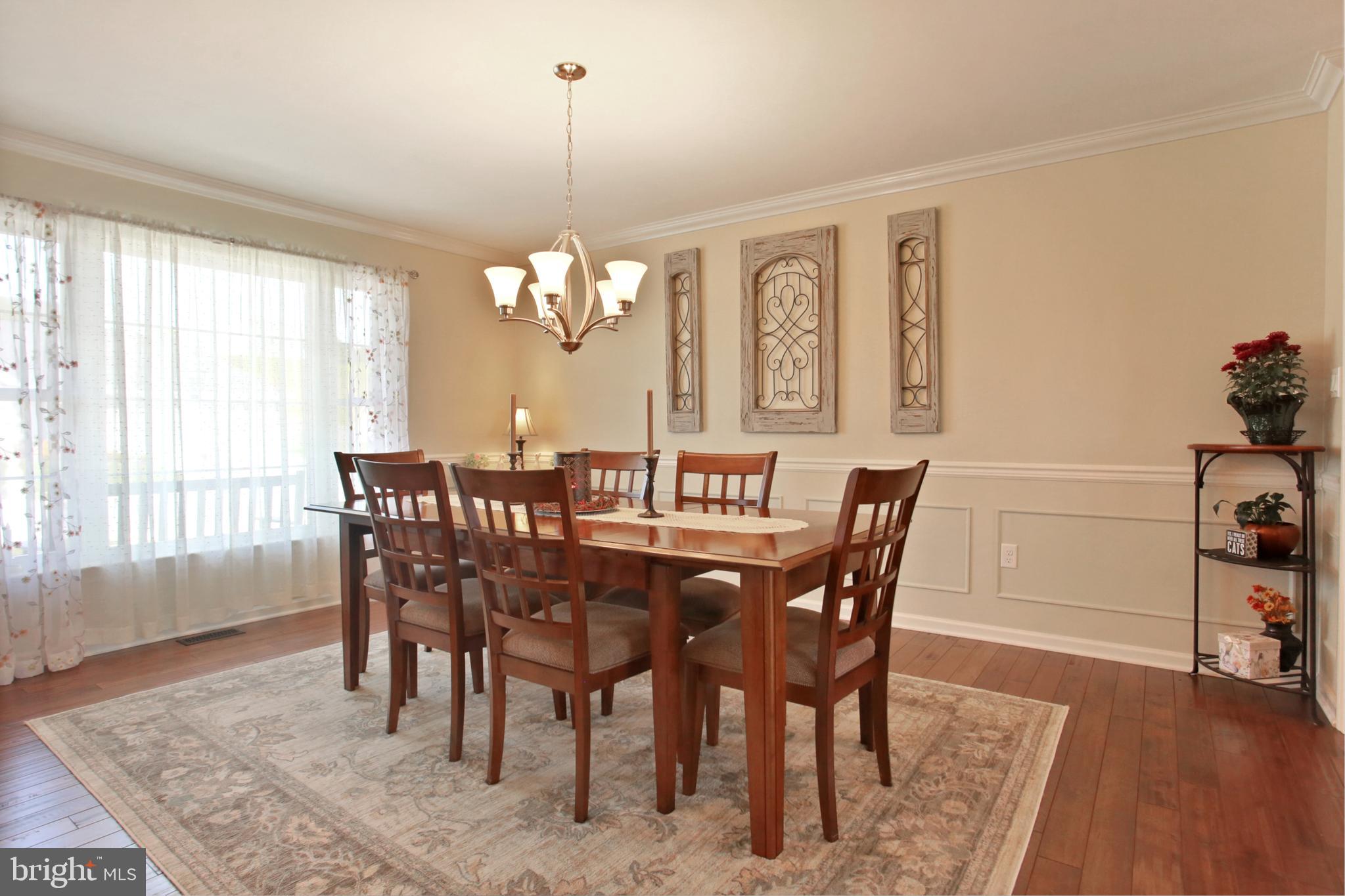 7046 Beaver Spring Road Harrisburg, PA 17111 - Photo 10 of 52 Chair rail and accent trim.