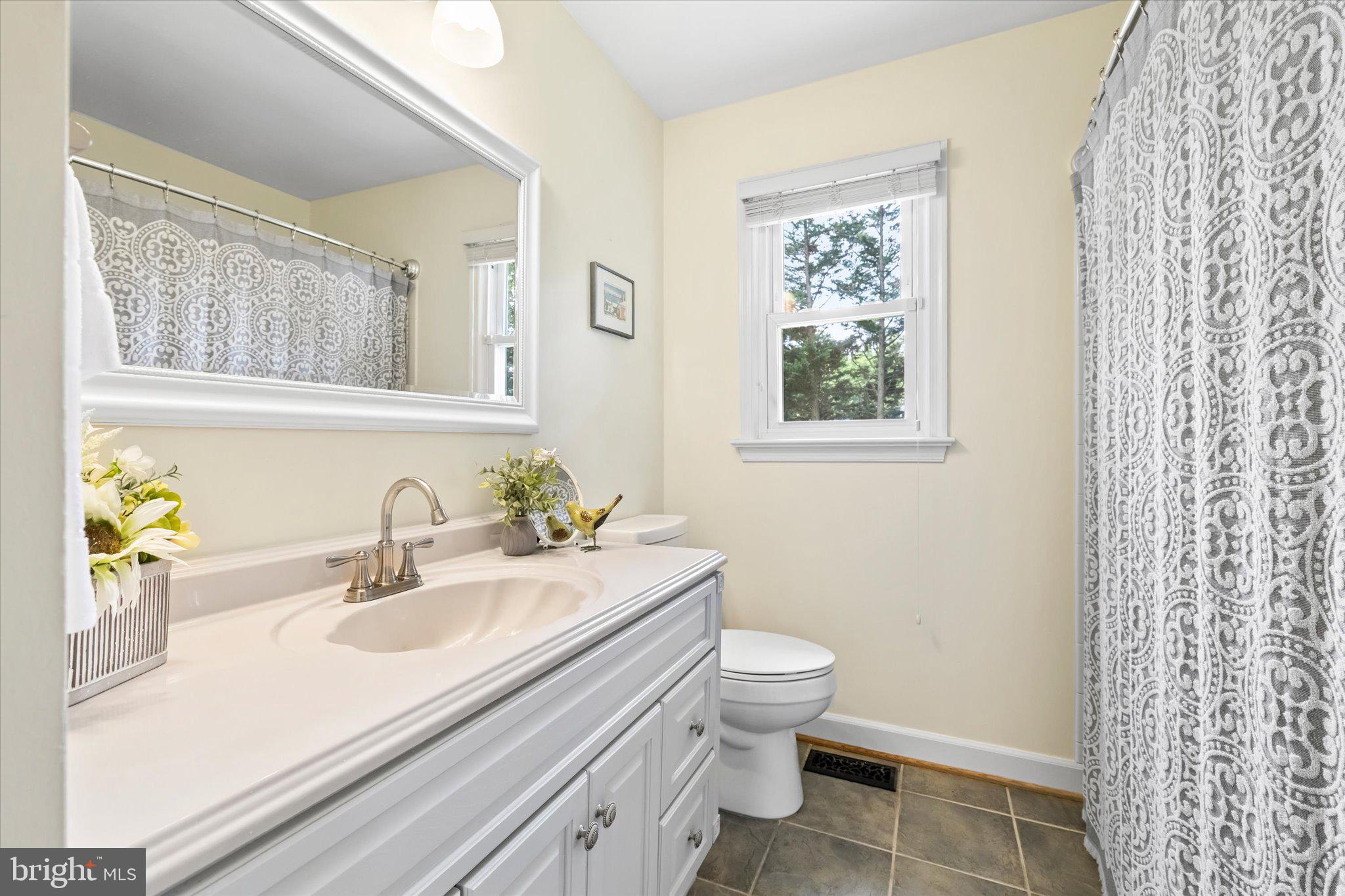 6 True Road Stafford, VA 22556 - Photo 23 of 47 Main floor full bath