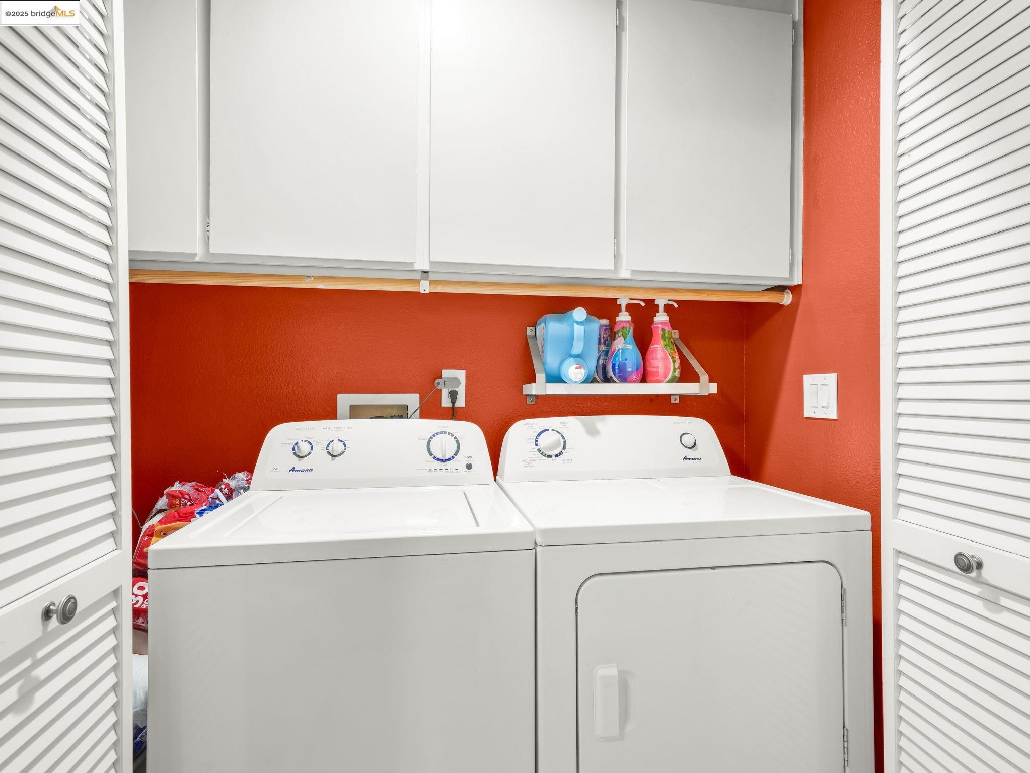 806 Devonwood Hercules, CA 94547 - Photo 16 of 24 a utility room with dryer and washer