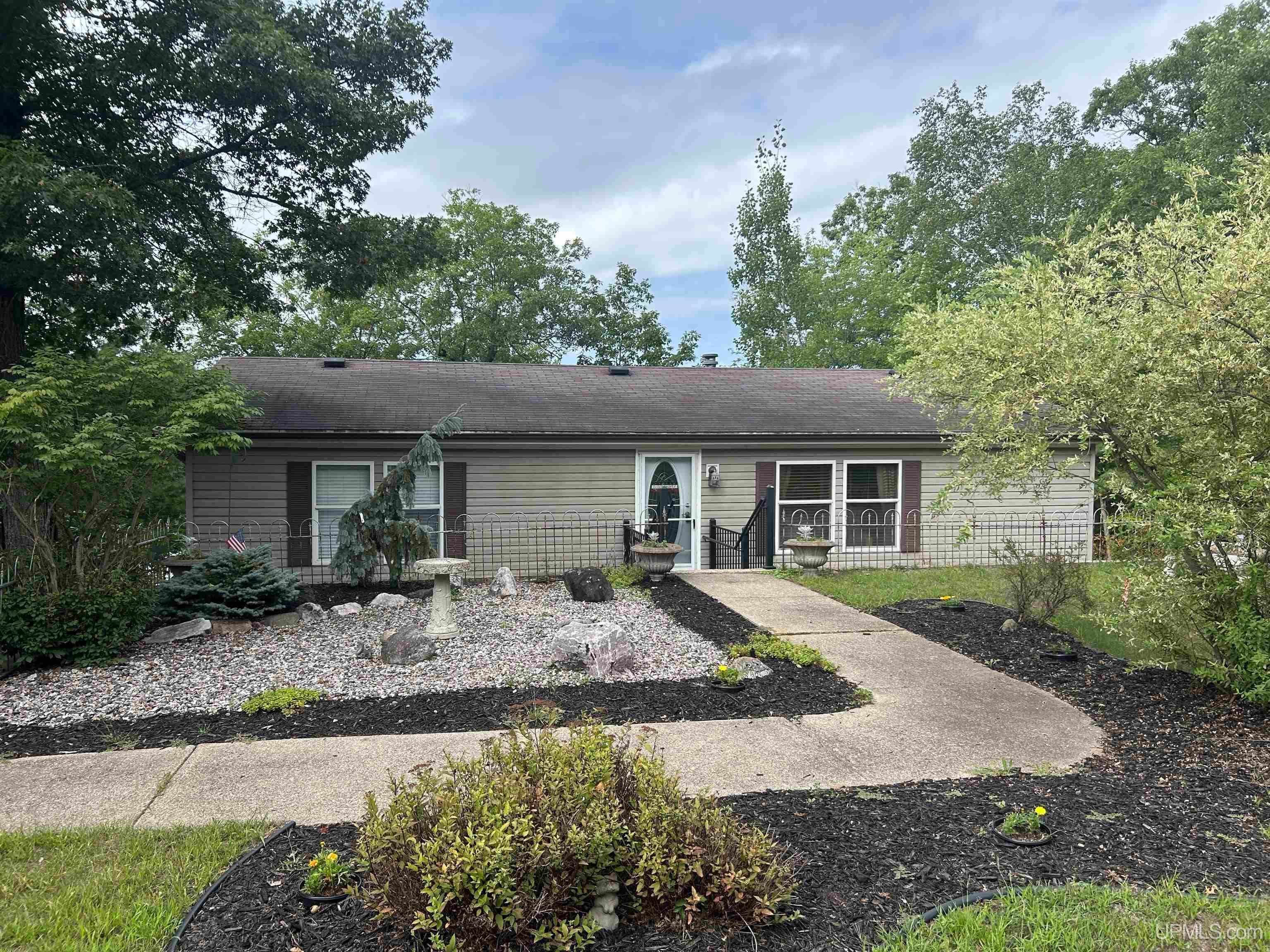2204 South Cosgrove Lake Road Florence, WI 54121 - Photo 1 of 16 Gallery Image 1