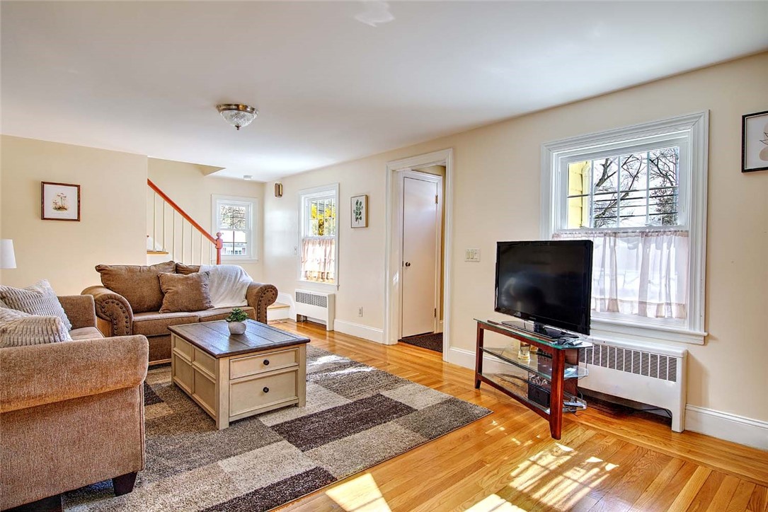 1 Massasoit Avenue Barrington, RI 02806 - Photo 11 of 33