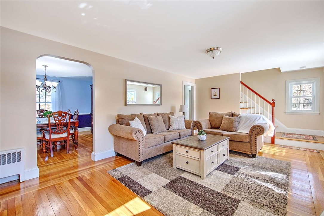 1 Massasoit Avenue Barrington, RI 02806 - Photo 13 of 33