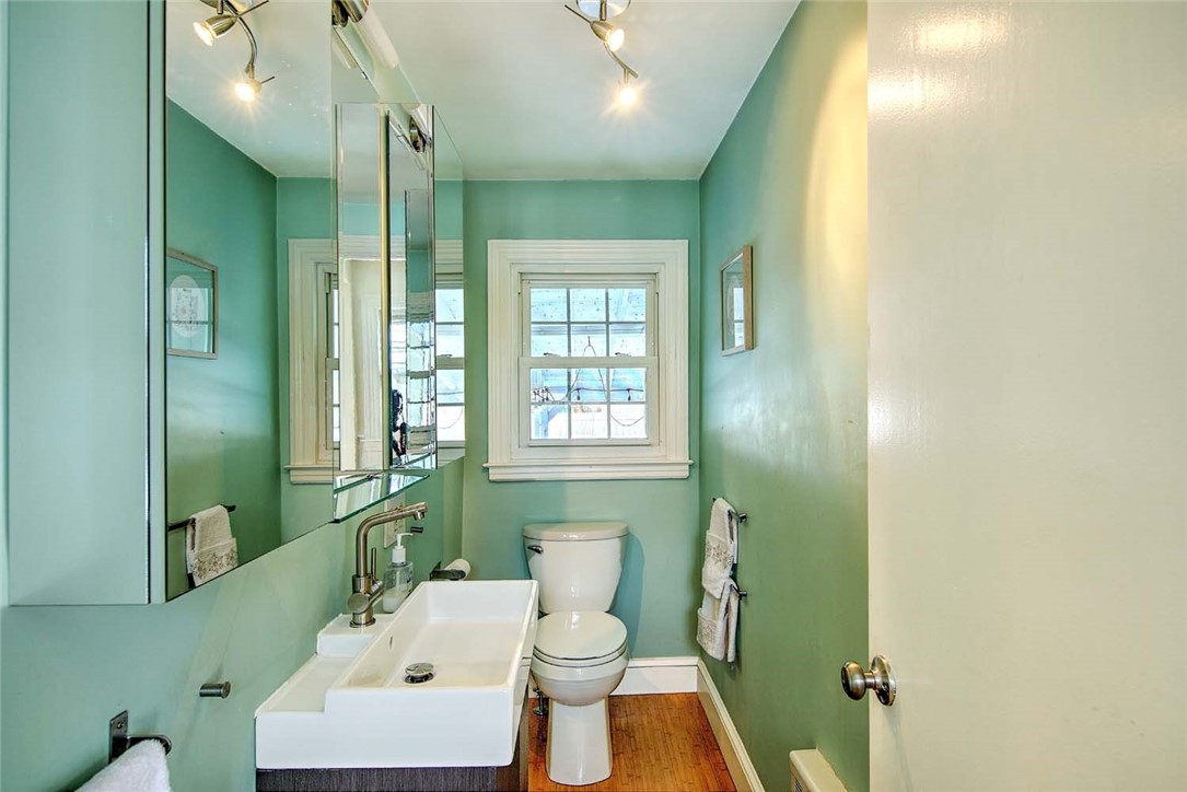 1 Massasoit Avenue Barrington, RI 02806 - Photo 17 of 33