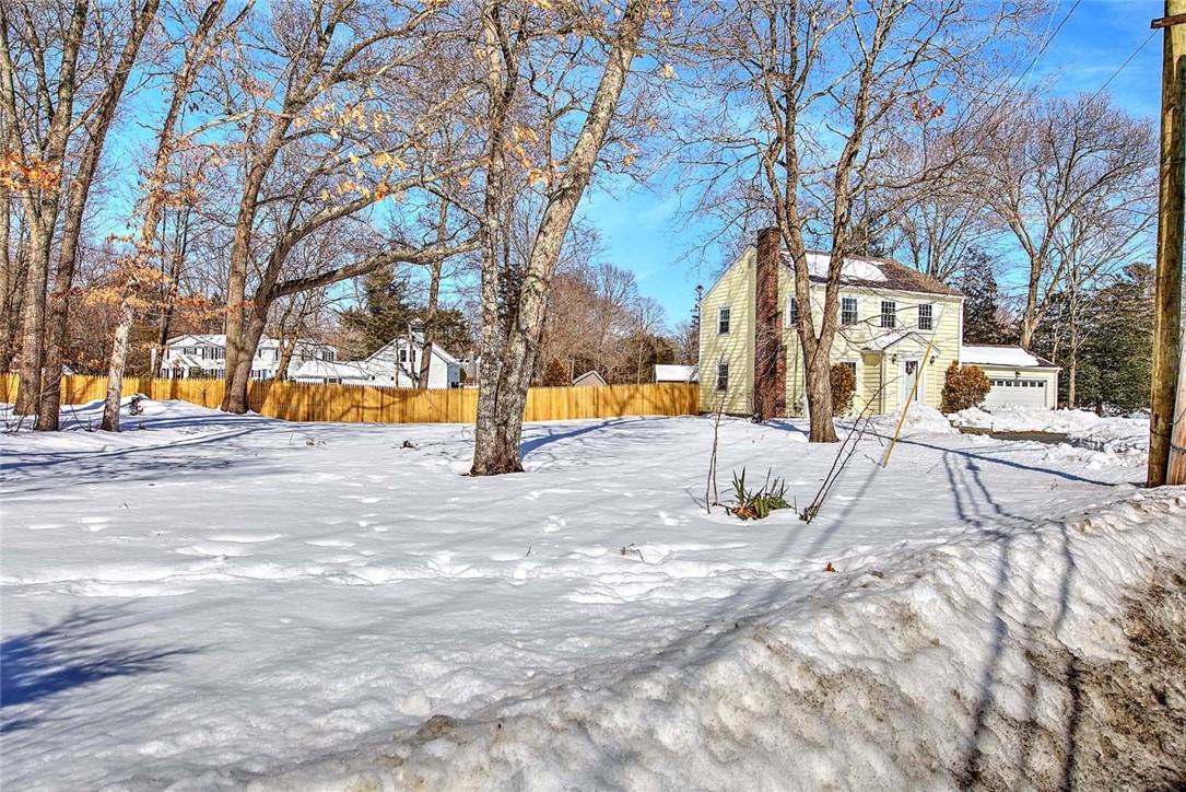 1 Massasoit Avenue Barrington, RI 02806 - Photo 2 of 33