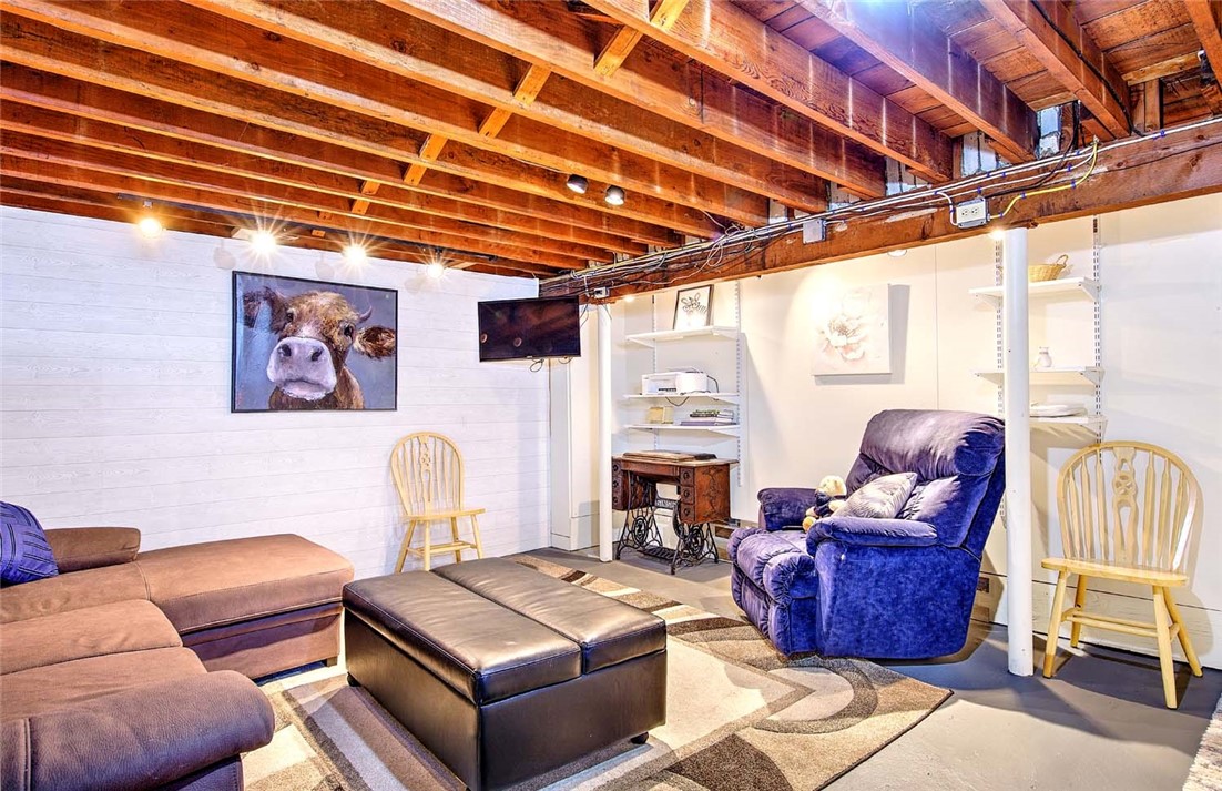 1 Massasoit Avenue Barrington, RI 02806 - Photo 23 of 33