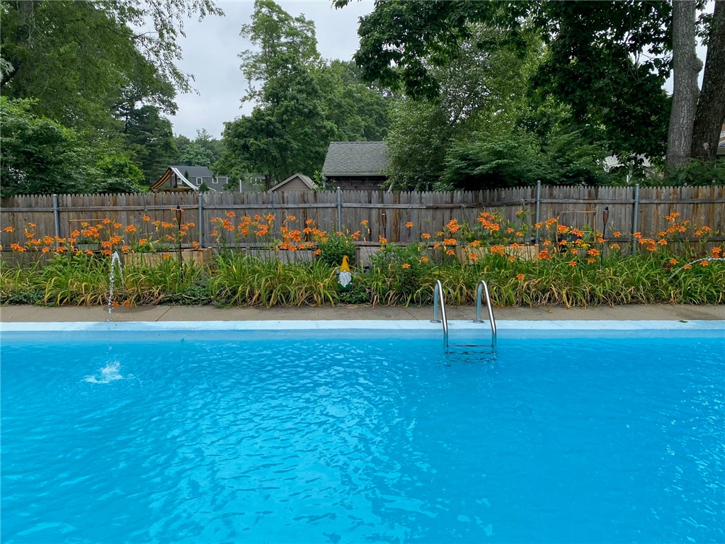 1 Massasoit Avenue Barrington, RI 02806 - Photo 29 of 33