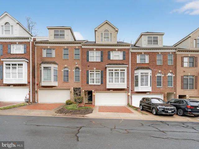 $1,659,000 | 1723 22nd Court North, Arlington, VA 22209